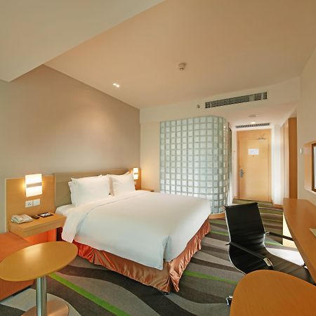 Holiday Inn Express Tangshan Downtown By Ihg Экстерьер фото