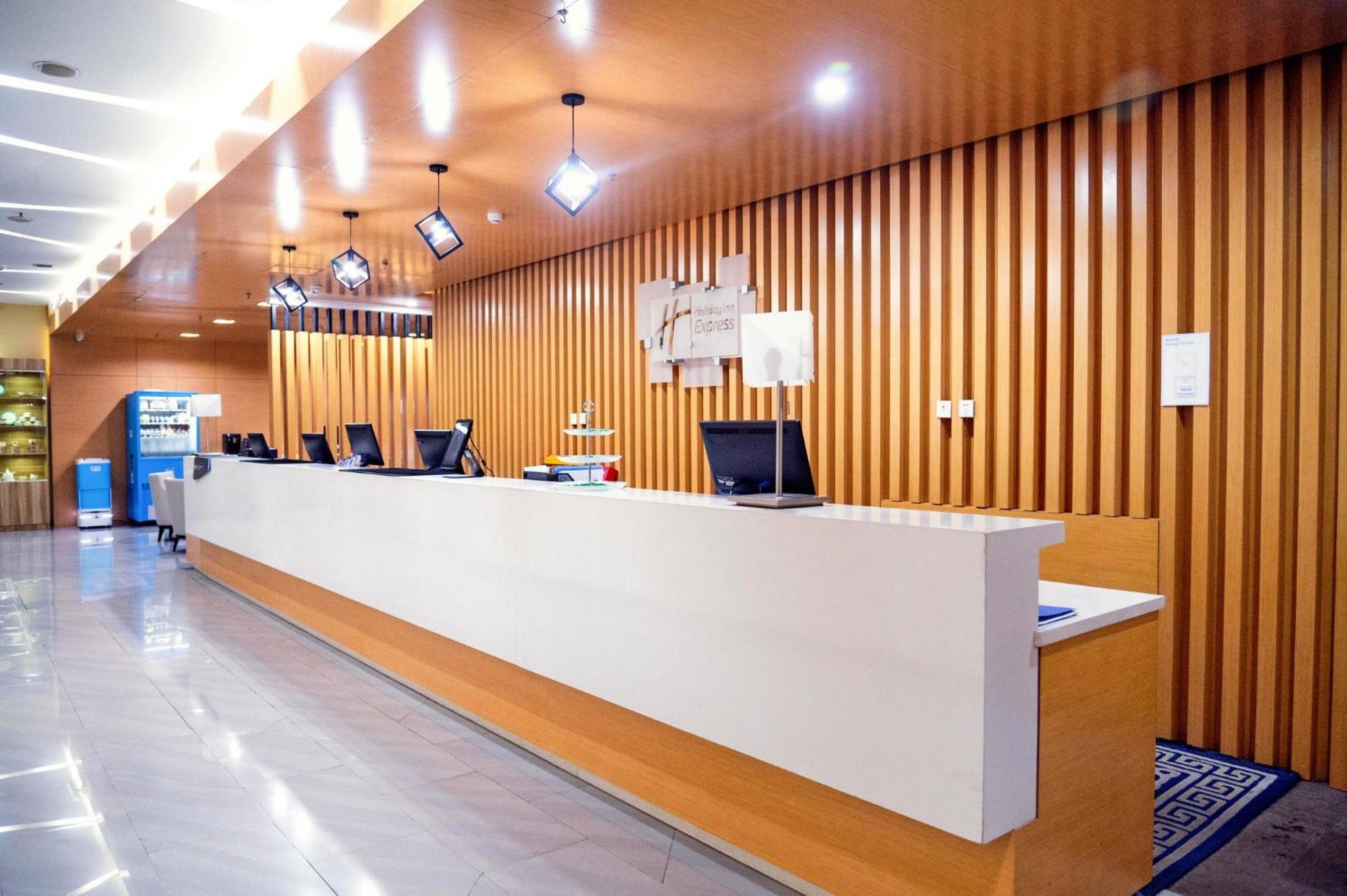 Holiday Inn Express Tangshan Downtown By Ihg Экстерьер фото